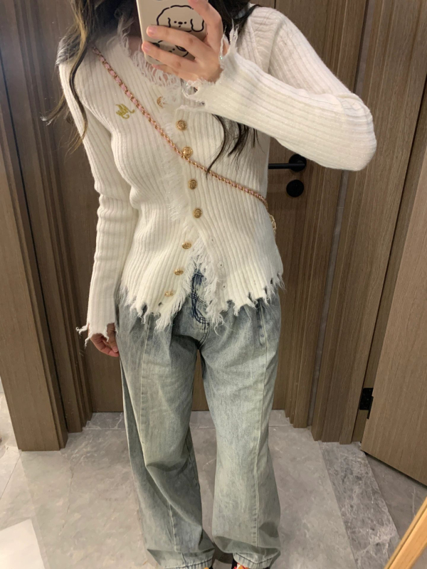 French white new V-neck sweater slimming and pitted raw edge design knitted cardigan for women