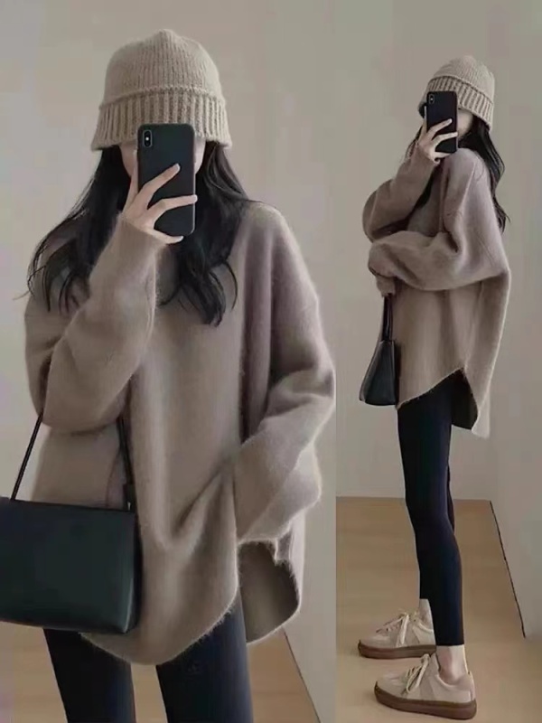 Thick pullover autumn and winter sweater day design, loose, fashionable, lazy style, split and chic outer top