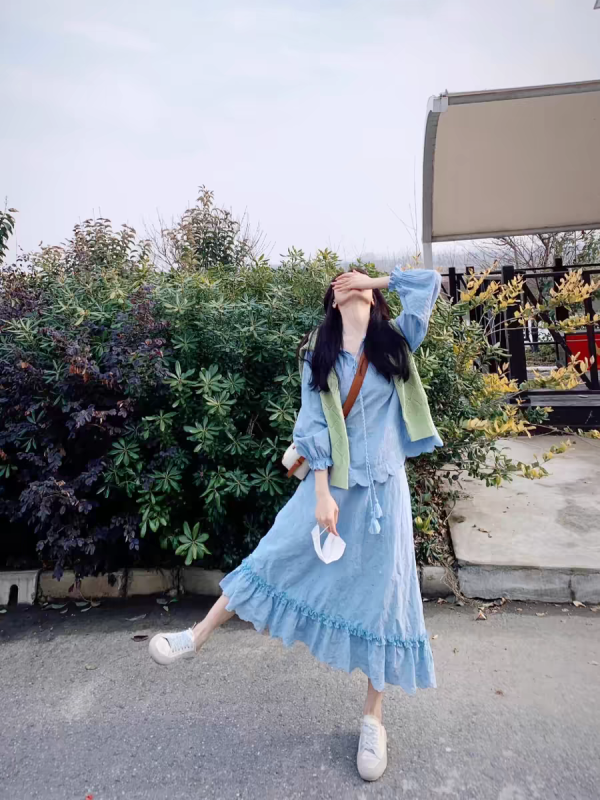 This year's popular beautiful blue shirt suit skirt 2024 new high-waist slim skirt two-piece set for women