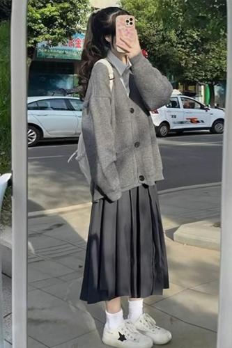 Gray sweater cardigan to wear with women's new early autumn knitted jacket spring and autumn lazy style early autumn top