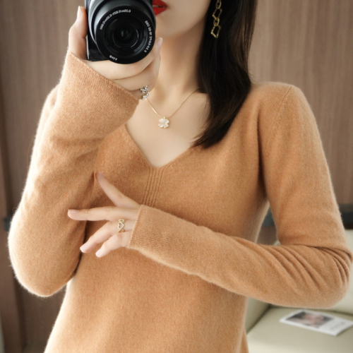 New spring and autumn V-neck long-sleeved knitted bottoming shirt for women, slim and warm, simple inner layering