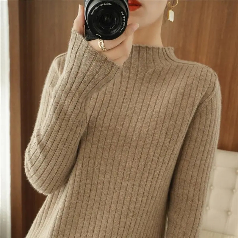 Half turtleneck sweater women's bottoming shirt autumn and winter new Korean style loose versatile pullover top short knitted sweater