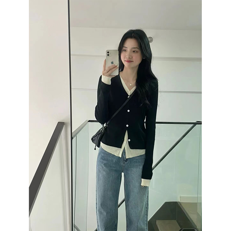 Popular v-neck fake two-piece knitted cardigan for women thin autumn long-sleeved top with sweater for autumn outer wear