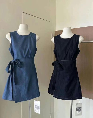 Real shot~ Chic and pure desire retro waisted denim dress with summer design round neck tank top