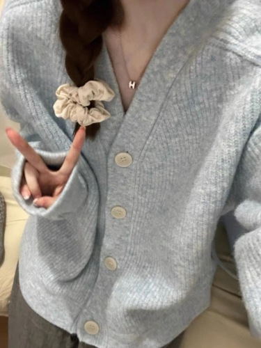 Early autumn coat women's lazy style outer sweater milk blue cardigan spring and autumn Korean style loose v-neck knitted top