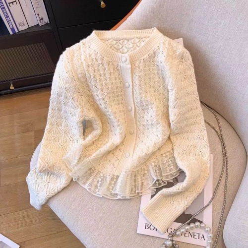 Xiaoxiangfeng lace splicing knitted cardigan spring, autumn and winter French style long-sleeved sweater to wear outside