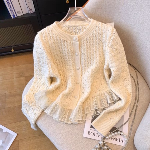 Xiaoxiangfeng lace splicing knitted cardigan spring, autumn and winter French style long-sleeved sweater to wear outside