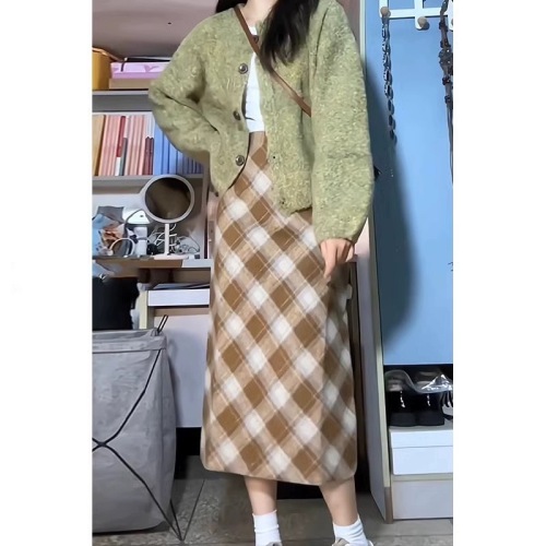 Red plaid woolen skirt slimming pear-shaped figure plaid hip-covering A-line skirt