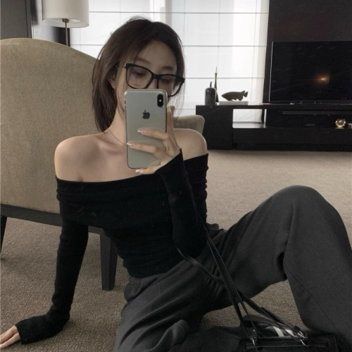 One-shoulder top sweater for women, long-sleeved autumn, stunning tight-fitting inner wear for hot girls, sexy design short sweater