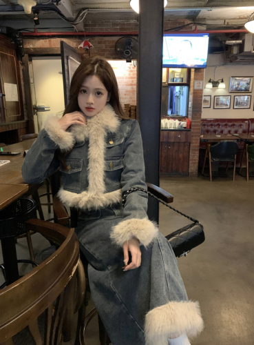 Rich family daughter denim suit retro small plush quilted short coat late winter two-piece set