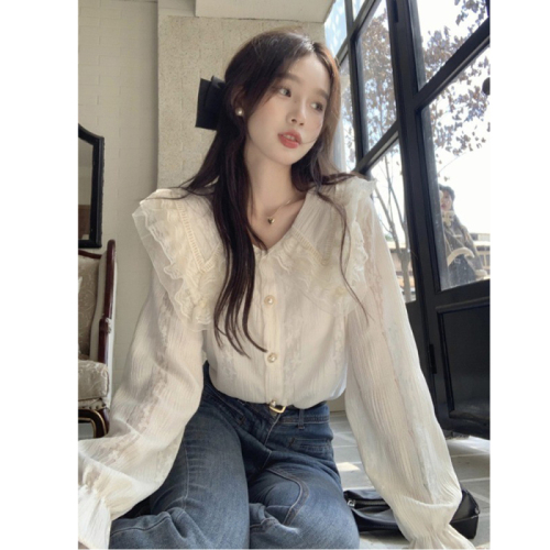 French style lace gentle and sweet long-sleeved shirt for women in autumn unique and unique bottoming shirt top