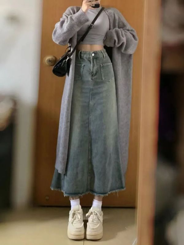 Retro raw edge denim skirt for women, spring and autumn high waist, hip-covering, slimming A-line fishtail skirt, mid-length versatile skirt