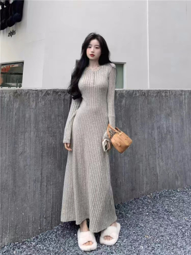 Plus size women's bottoming solid color long-sleeved knitted dress fat mm slim winter velvet thickened French long skirt