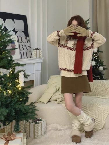 Purchasing agency in Dongdaemun, South Korea, playful age-reducing bear jacquard sweater