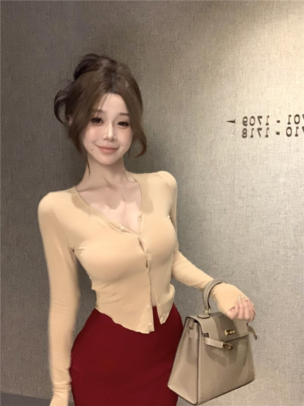 Pure Desire Soft and Waxy Gentle Cardigan Showing Figure Skirt