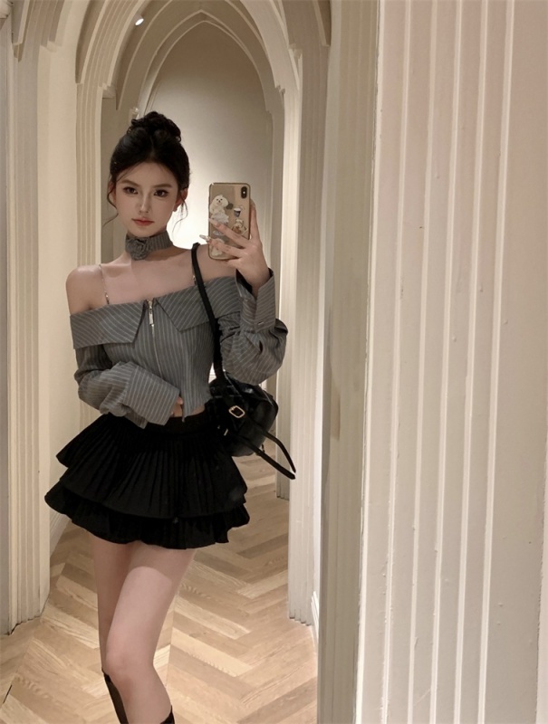 One-shoulder floral halterneck striped zipper shirt + pleated cake skirt suit
