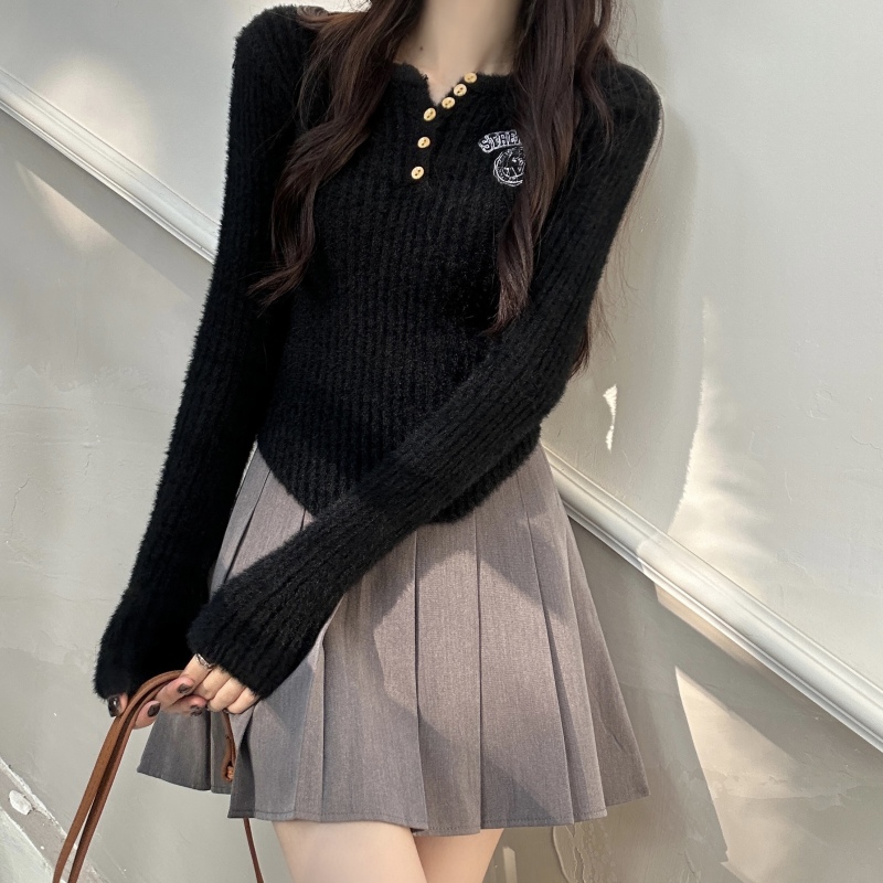 Mink fur embroidered short slim fit inner and outer sweater wool sweater