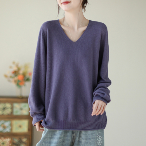 Early autumn women's new artistic versatile v-neck loose knitted bottoming sweater