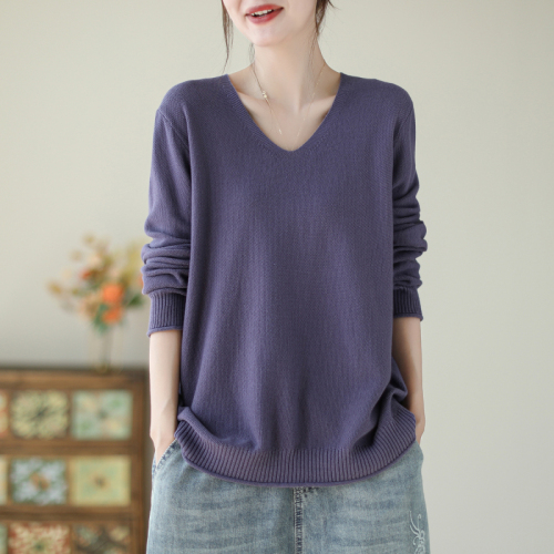 Early autumn women's new artistic versatile v-neck loose knitted bottoming sweater