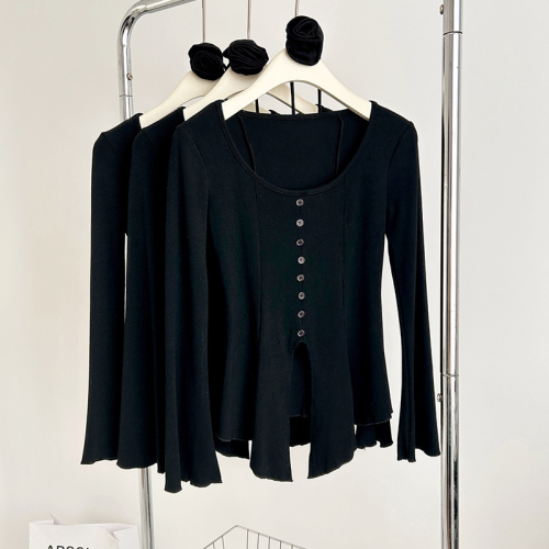 Slightly fat U-neck lace-up decorated with flowers waist-cinching curved fishtail top waist-slimming bottoming shirt top for women in early autumn