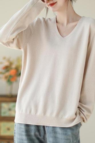 Early autumn women's new artistic versatile v-neck loose knitted bottoming sweater