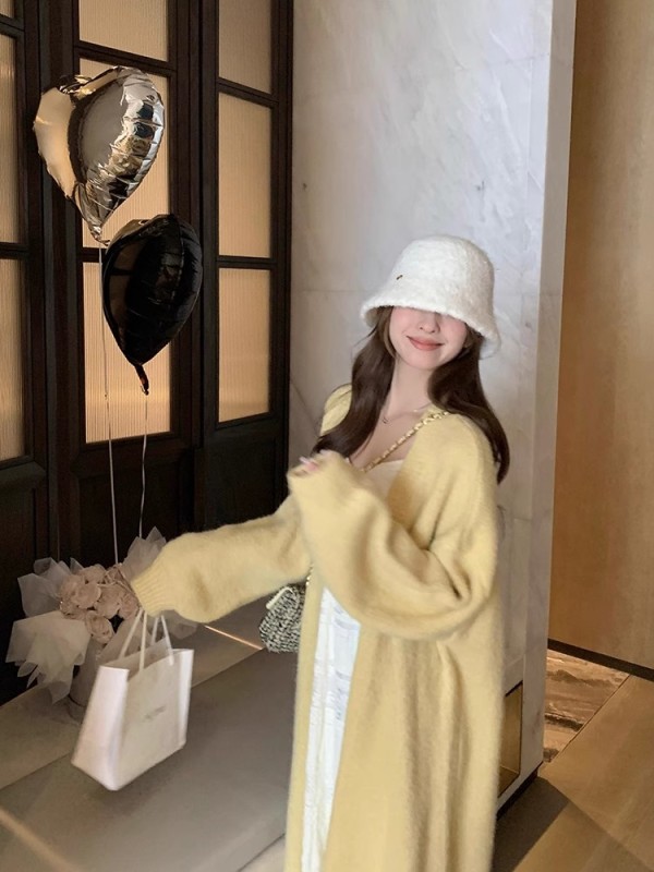 Mohair soft and waxy large quilt sweater coat for women, autumn and winter lazy style, loose, placketless long cardigan