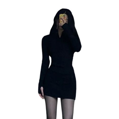 New little Hepburn style black knitted dress for women, autumn and winter coat with bottoming hip skirt