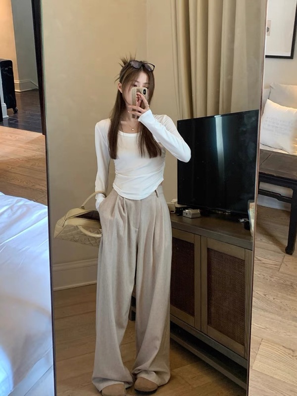 Big u-neck pleated slim design long-sleeved T-shirt women's versatile slimming pure desire bottoming top in autumn