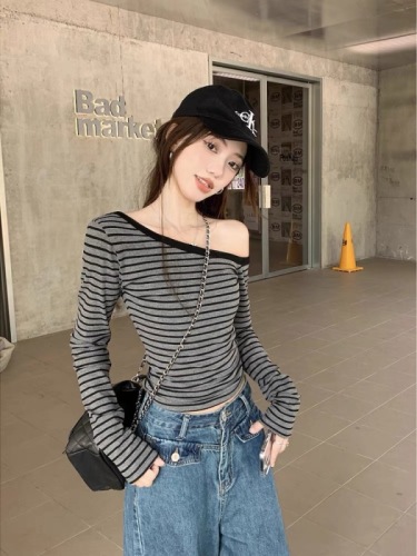 Sloping collar, off-shoulder, discreet striped long-sleeved T-shirt for women, early autumn new hot girl slim fit, short niche top