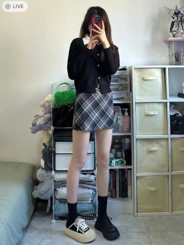 Autumn small tea-style outfit black fake two-piece knitted cardigan plaid skirt college style two-piece suit for women