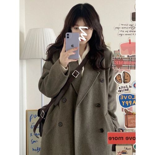 Black woolen coat for women, Hepburn style woolen coat, high-end, small, long, autumn and winter new hot style