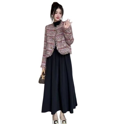 Early and early autumn new women's French black dress long-sleeved autumn and winter high-end bottoming long skirt Hepburn style