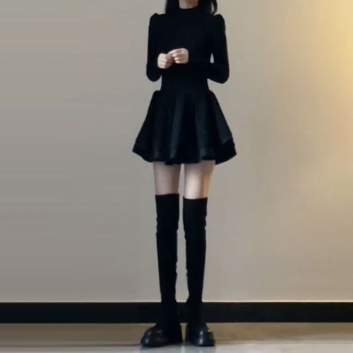 Hepburn style dress women's autumn and winter new inner layering small fragrant black skirt