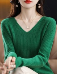 V-neck pit striped sweater for women in autumn and winter, western-style inner layering shirt, new slim fit and versatile pullover sweater