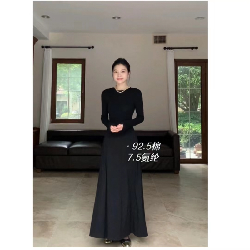 Guo Jiujiu cotton black round neck long-sleeved slim stretch slimming celebrity bottoming dress G923Z01387