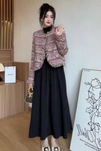 Early and early autumn new women's French black dress long-sleeved autumn and winter high-end bottoming long skirt Hepburn style