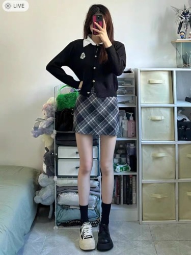 Autumn small tea-style outfit black fake two-piece knitted cardigan plaid skirt college style two-piece suit for women