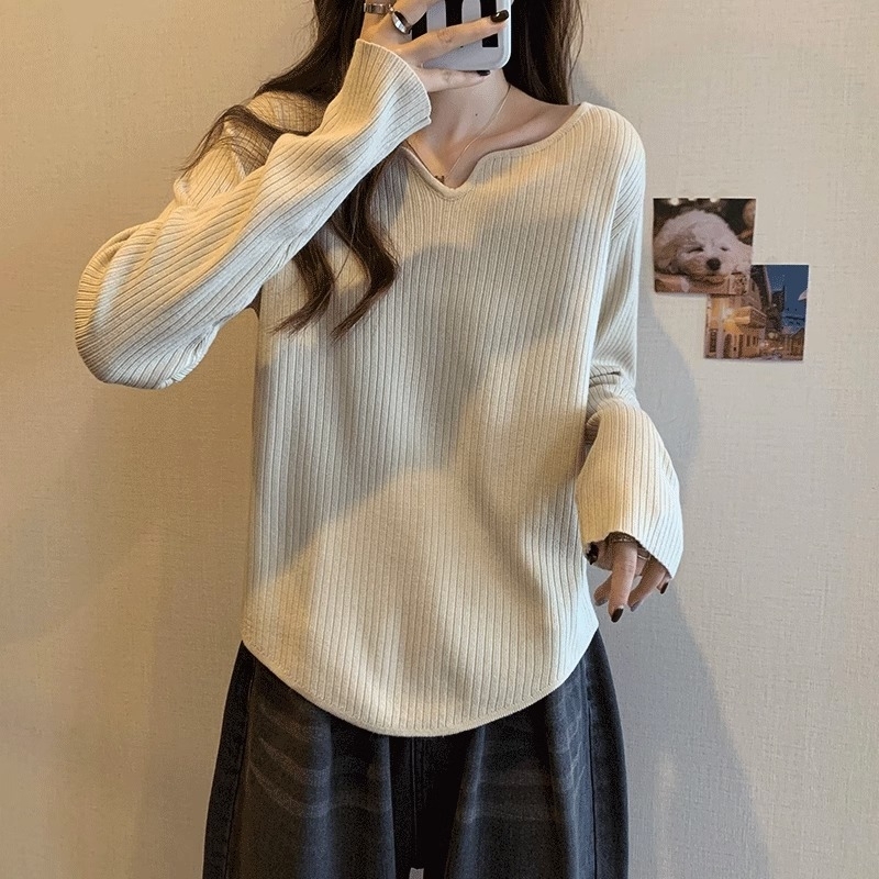Original workmanship, large size irregular v-neck bottoming women's fashionable inner wear for fat mm, slimming and clavicle-covering tops