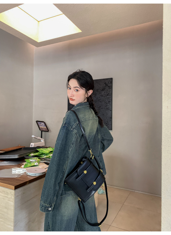 Retro washed and distressed denim jacket for women autumn new style loose slimming top for small people