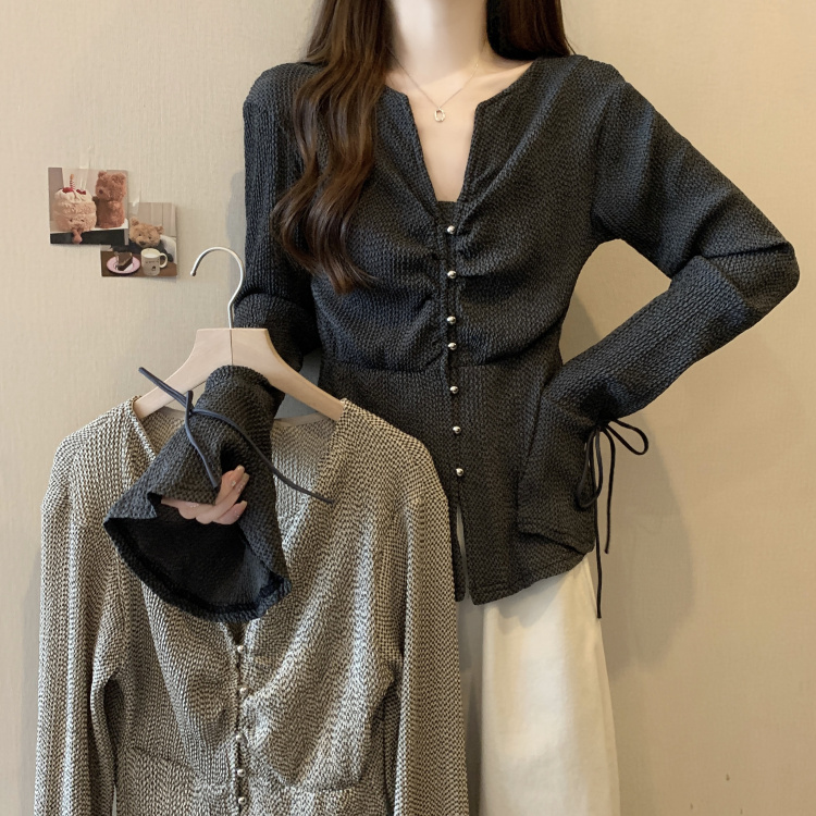 Plus size women's clothing for fat girls Designed with pure lust style bell sleeve French V-neck long-sleeved shirt top