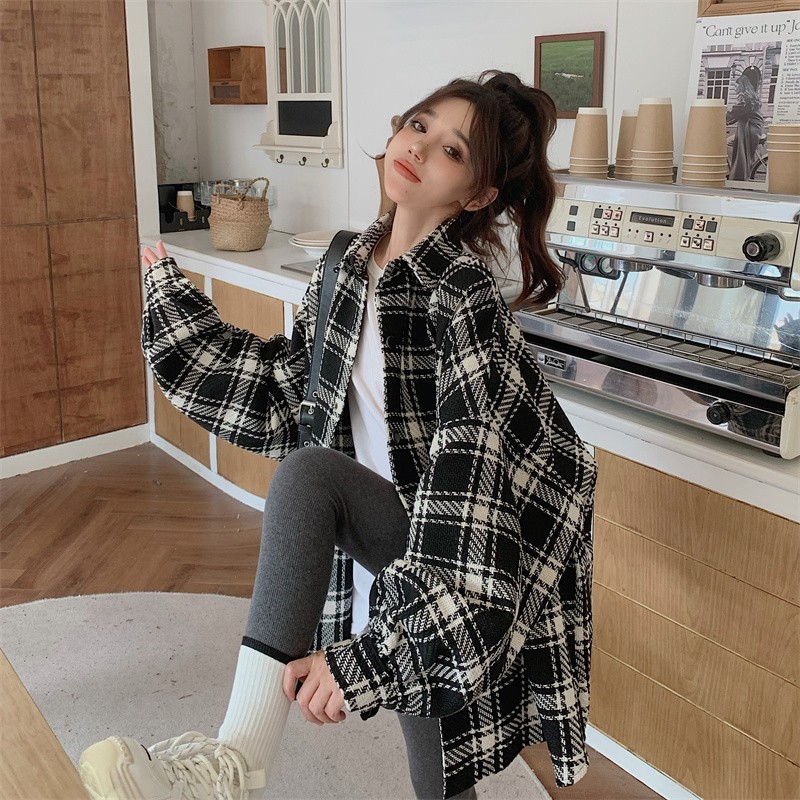 Large size oversize autumn plaid shirt jacket women's thickened loose lazy style mid-length shirt