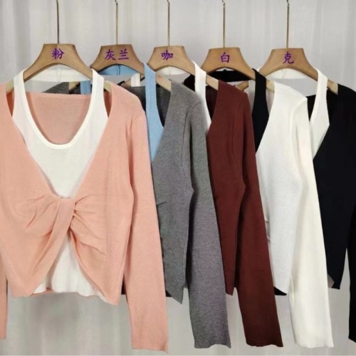 Fake two-piece contrasting color stitching knitted tops for women 2024 autumn new casual Korean style niche long-sleeved halterneck tops