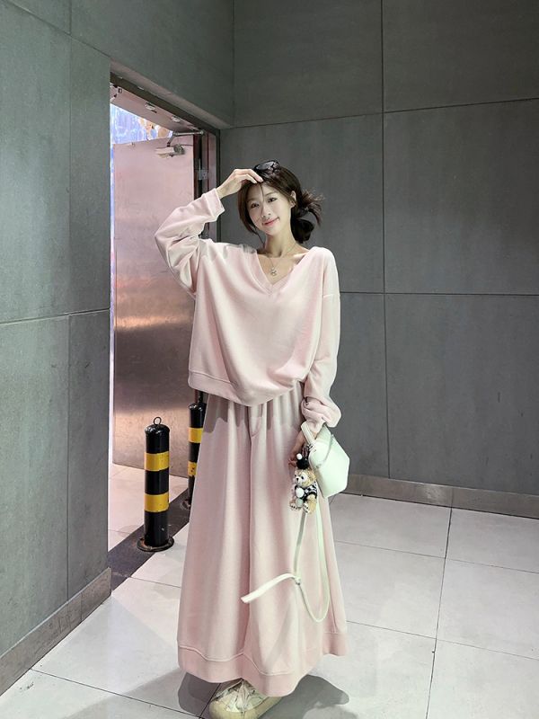 Rice sweatshirt suit V-neck long-sleeved top + mid-length skirt two-piece suit