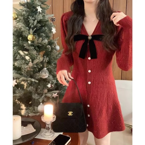 Lazy style V-neck sweater dress for women red autumn and winter French knitted bottoming long-sleeved New Year's shirt skirt