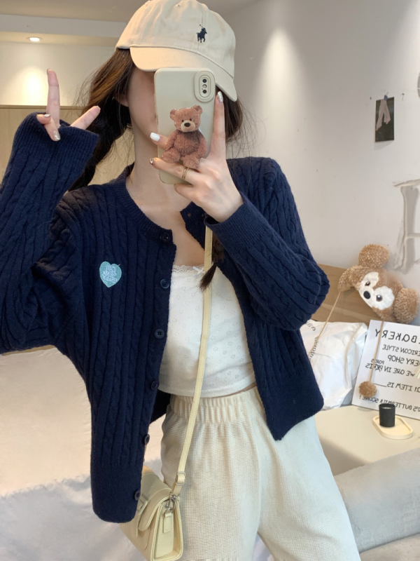 Twist long-sleeved knitted cardigan for women autumn and winter new Hong Kong style chic slim fit short top
