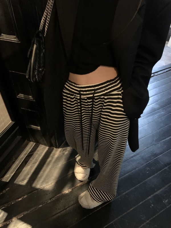 Versatile and comfortable striped casual pants with velvet, loose straight leg pockets walking pants