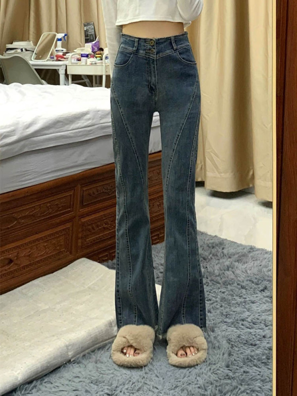 Raw-edged high-waisted American retro blue jeans with a slight flare for plus-size women with fat mm to make them look slimmer with a pear-shaped body and a slightly chubby outfit