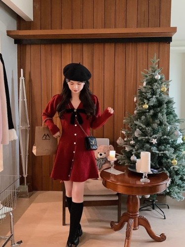 Lazy style V-neck sweater dress for women red autumn and winter French knitted bottoming long-sleeved New Year's shirt skirt