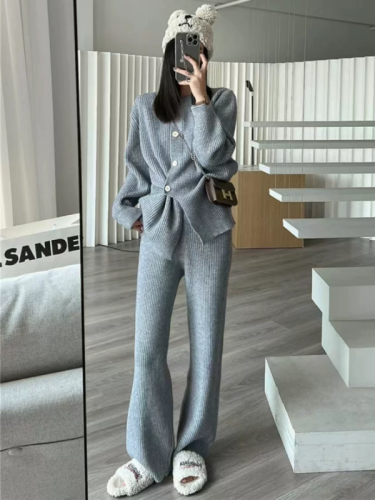 Plus size women's slimming loose knitted tops knitted casual pants fashionable suits women winter