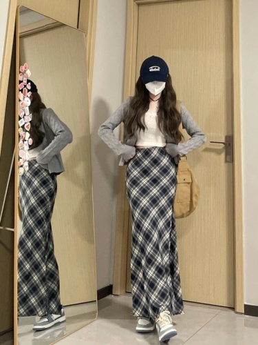 American retro plaid skirt for spring and autumn women's high-waisted A-line slit skirt with design hip-hugging fishtail long skirt